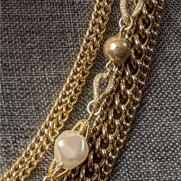 Vintage gorgeous layered goldtone links & pearl statement necklace - Picture 10 of 13